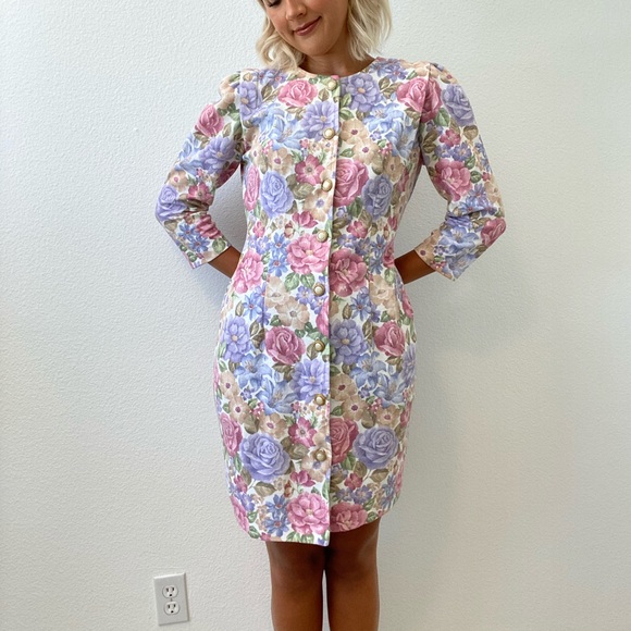 Vintage Dresses & Skirts - Vintage Floral Button Up Dress